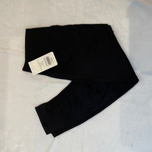 NWT Fabletics sync high waisted perforated 7/8 leggings - Size XL.